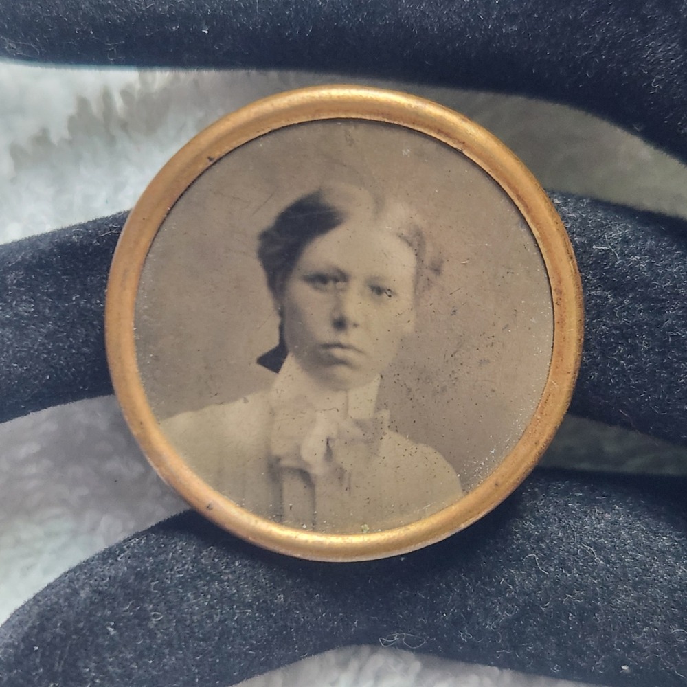 Antique Victorian Photo Button Pin Woman‎ Portrait Newark NJ USA 1 Inch Sepia